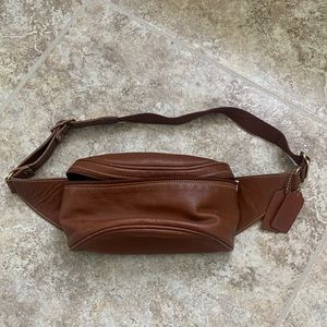 Coach Authentic Vintage Brown Leather Adjustable Fannypack